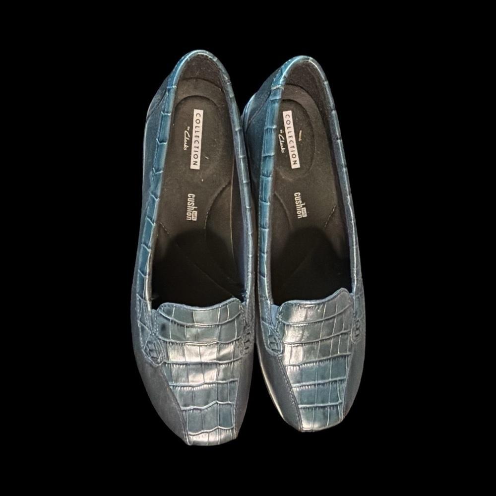 Clarks Blue Croc-Embossed Loafers - Picture 3 of 5